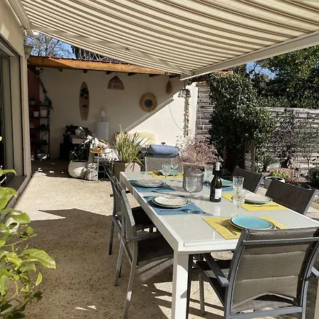 Plein Sud, Piscine & Petanque Pour 7 Personnes *